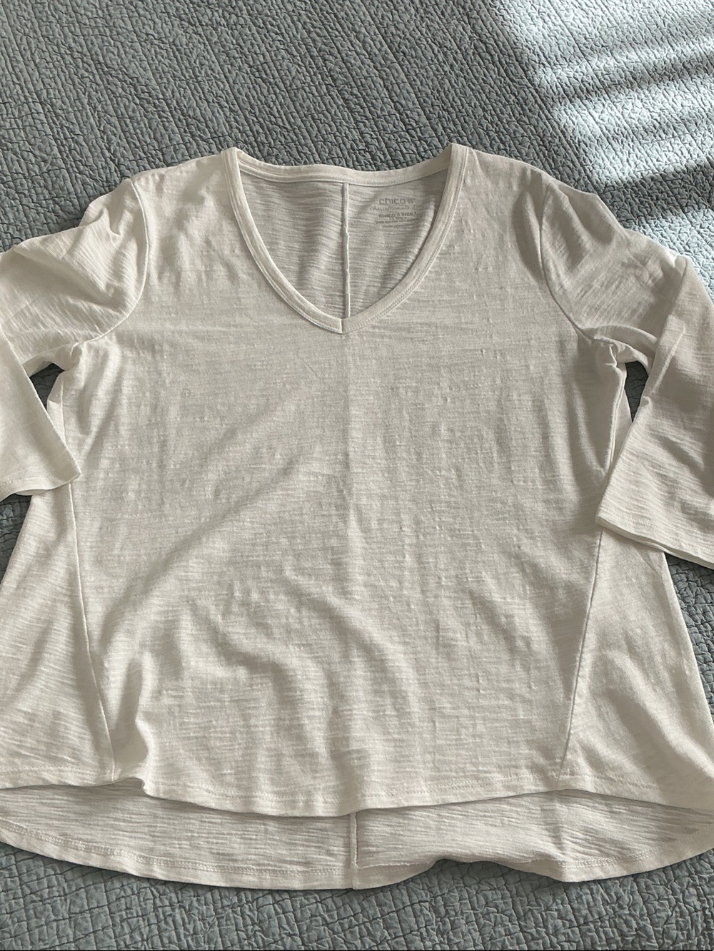 Chico's Cotton/Modal White V-Neck 3/4 Sleeve Tee